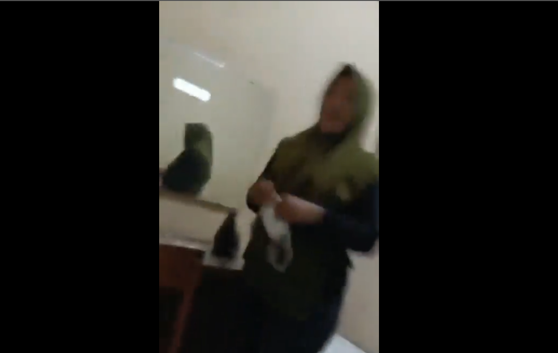 Hijab Viral Perselingkuhan Ibu Rumah Tangga Dengan ABG Yang Masih Muda dan Fresh
